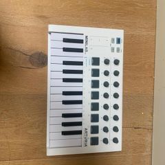 Arturia Minilab mk2 MIDI Keyboard