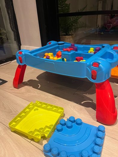 MEGA Bloks Building Blocks Build 'N Learn Table Blue and Red