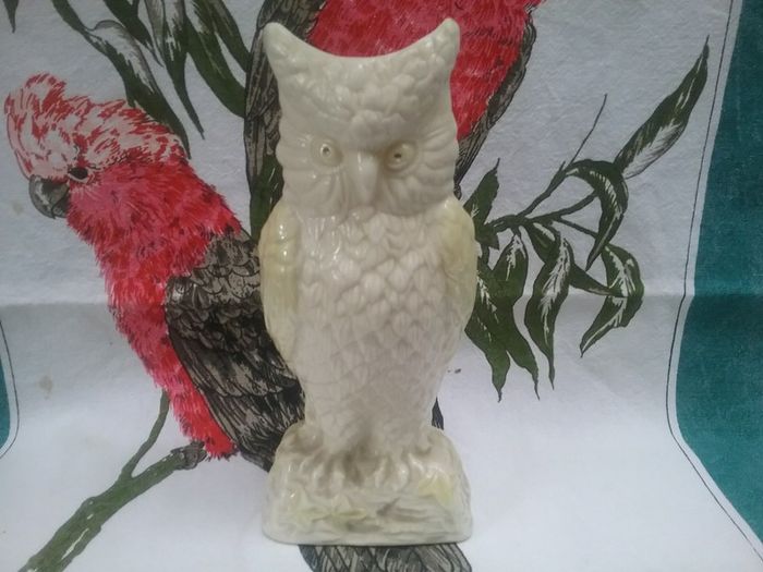 Brown mark Beleek Owl Vase (1984-1993)