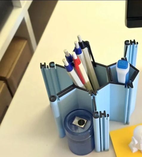 Chemistry desktop organiser : caffeine
