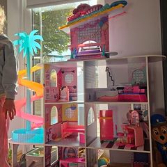Dolls house- LOL