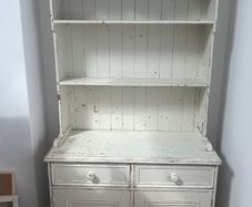 Antique pine dresser / Strawbridge
