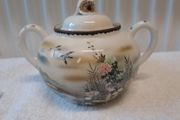 Kutani Japanese scene bowl with lid