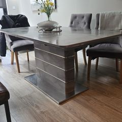 Extendable Dining Table