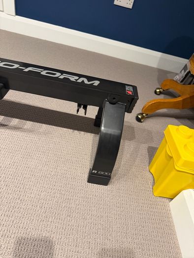 Folding rowing machine proform r600