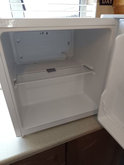 PowerPoint table top fridge or freezer