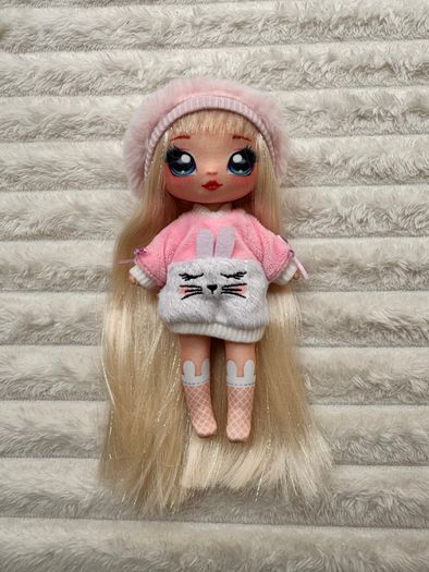 Na! Na! Na! Surprise Doll Aubrey Heart with Bunny Sweater Used Please see photos