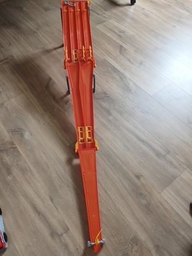 hot wheels race track