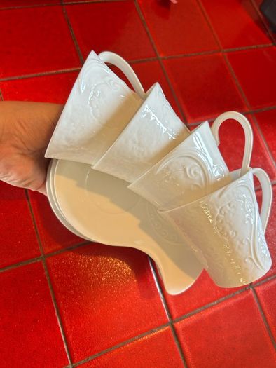 4 Tea cup set
