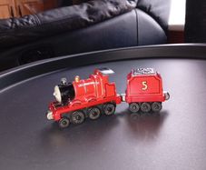Thomas & Friends Take N Play Metal Talking James Engine and Tender  2009