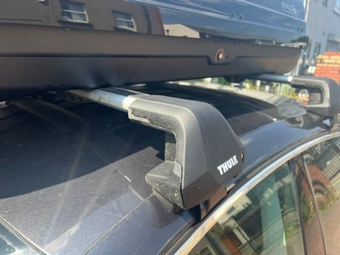 Thule Wing Bars and Modula WeGo 450L Roof Box