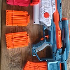 Nerf Elite 2.0 Motoblitz CS-10 Blaster + Extra Magazines