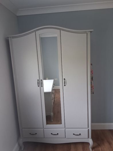 Wardrobe and chest of drawers