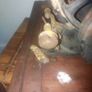 antique singer sawing machine Image 4