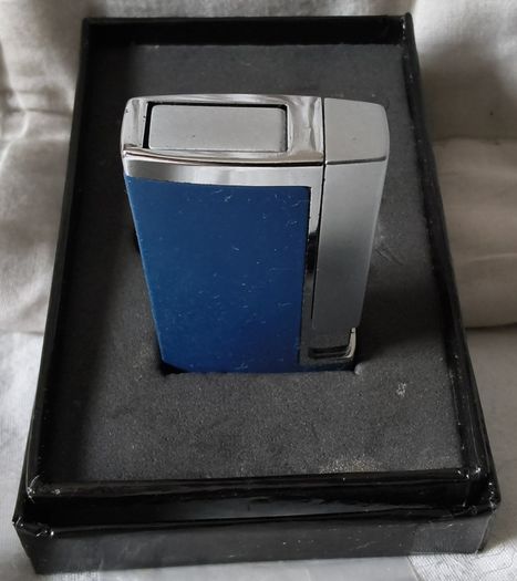 boxed cigarette lighter