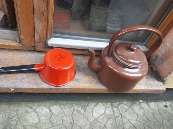 Original enamel kettle & small enamel saucepan