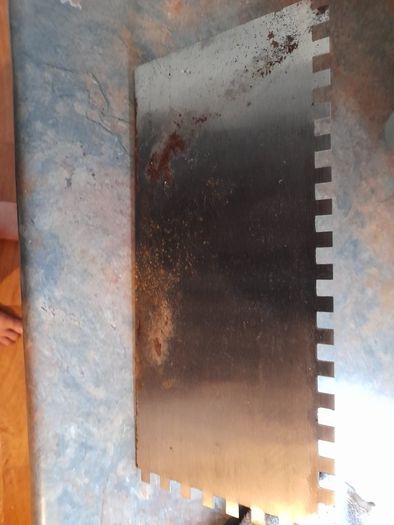 Square notched trowel