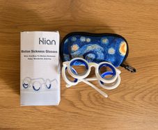 Motion sickness glasses