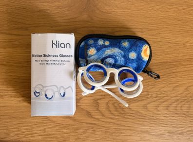 Motion sickness glasses