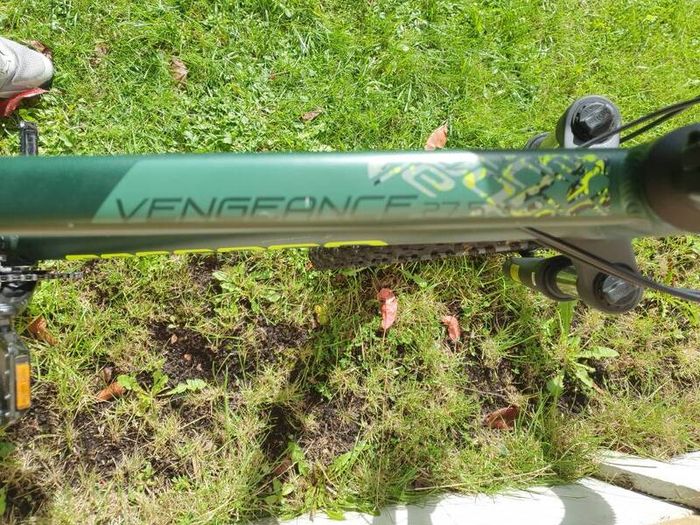 carrera vengeance mountain bike