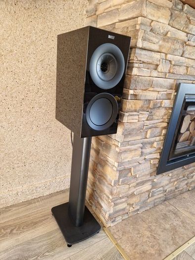 Kef R3 meta