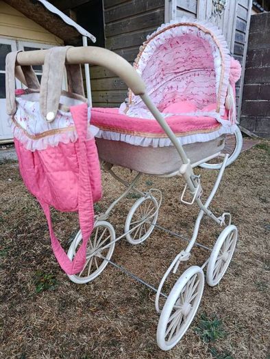 Spanish dolls pram