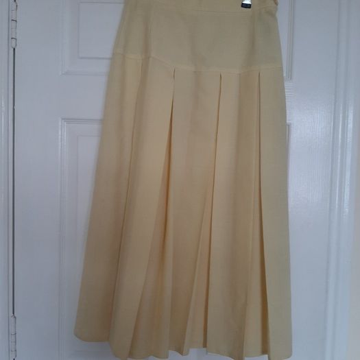 Vintage Lemon Box Pleated Skirt in Size 10