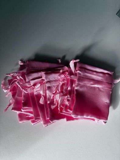 Pack of 20 - Pink satin bags