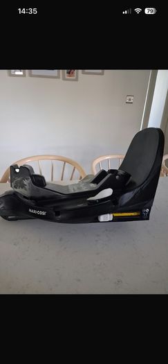 Maxi Cosi 360 Pebble Pro & Isofix Base