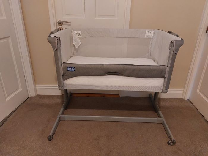 Chicco next to me Magic Grey
