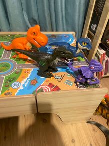 4 Dinosaurs