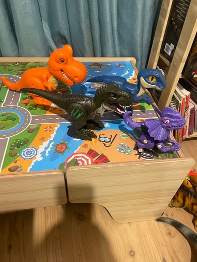 4 Dinosaurs
