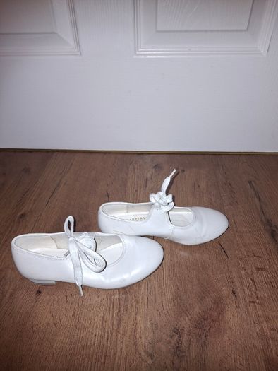 Tie front dance shoes(tap shoes), leather, size 1
