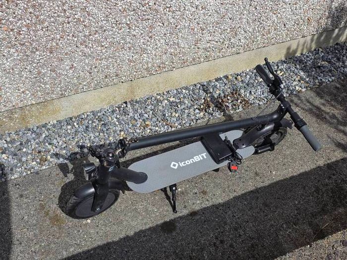 Electric scooter Iconbit back suspension
