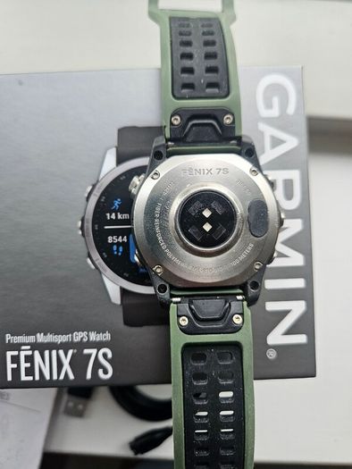 Garmin Fenix 7s with AMOLED Touchscreen and Warranty