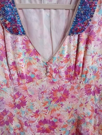 Vintage 1970s tea dress 100% silk