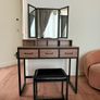 Vanity table Image 2