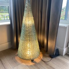 Glass pyramid lamp