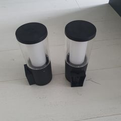 2 Outside wall lights