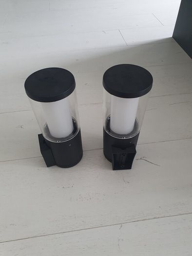 2 Outside wall lights