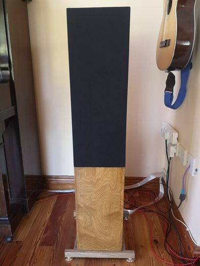 Floor Standing Loudspeaker