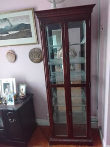 MAHOGANY Curio Cabinet