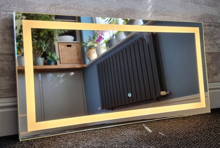 LED Bathroom Mirror Horizonatl Vertical Makeup Cosmetic Bright Made in EU Solid Cover White Frame
