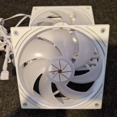 3 Thermalright TL-P12W-S fans