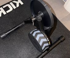 Wahoo KICKR Smart Trainer + Floor Mat + Shimano Ultegra 11-Speed Cassette