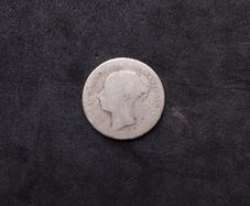 1878 Queen Victoria Silver Shilling - Milled Young Head Coin
