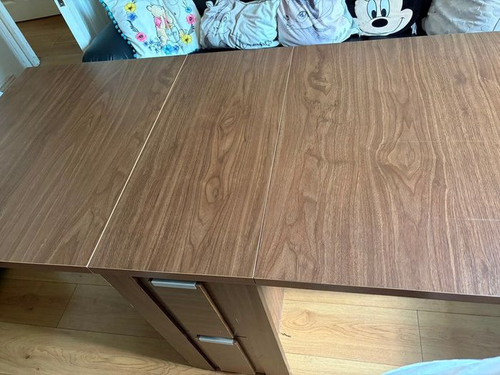 table and chairs