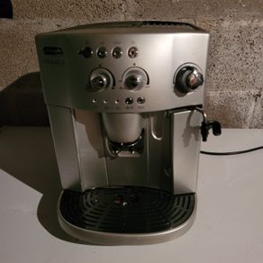 Delonghi Magnifica Coffee Machine