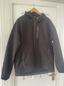 Mens Trespass softshell black jacket with zip zipper pull. In good condition need gone ASAP due to house clearance