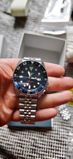 Seiko 5 gmt